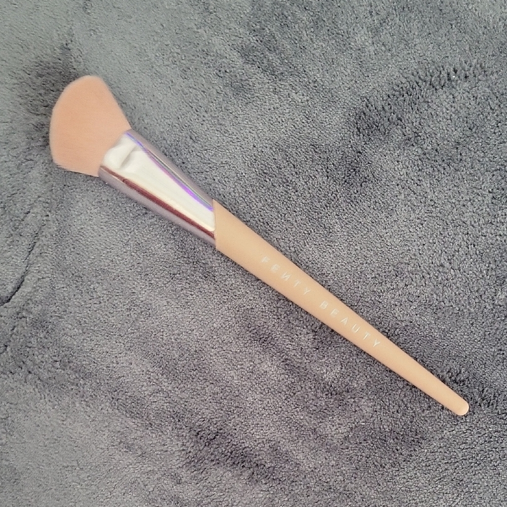 Fenty Beauty 125 Face Shaping Makeup Brush SOLD OUT ONLINE